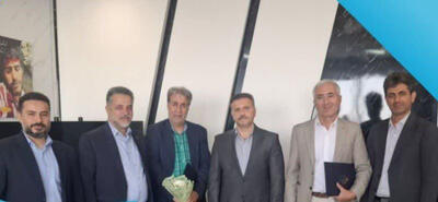 آیین تجلیل سرپرست شرکت گاز البرز از اسطورههای صبر و ایثار