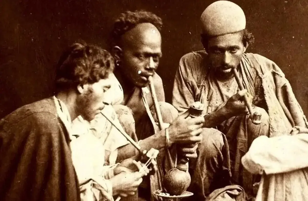 نقاشی جالب قاجاری که عاقبت اعتیاد را نشان میدهد