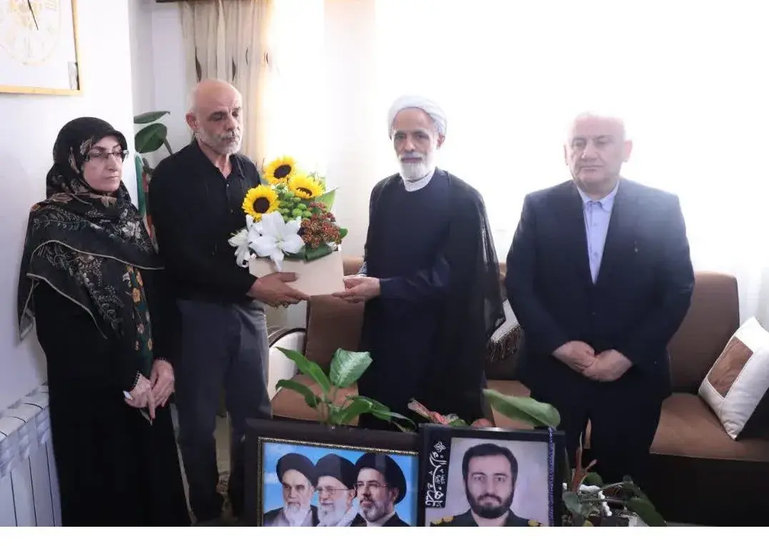 دیدار معاون حقوقی رئیس جمهور و استاندار مازندران با خانواده شهید احسان تقوی