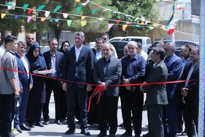 زمین چمن مصنوعی مدرسه دخترانه عصمت در شهر زیاران افتتاح شد