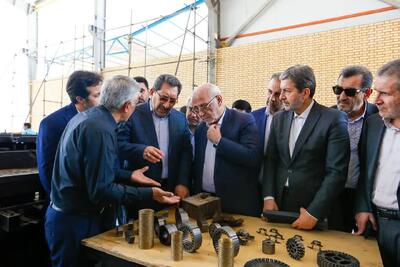 وزیر صمت: گروه صنعتی اصفهان مقدم ظرفیت تولید انواع پلیمر را دارد؛ وزیر صمت از واحد صنعتی آسیبدیده فرتاک