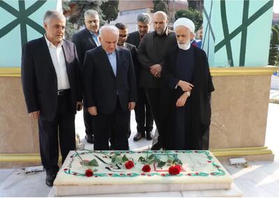 استقبال استاندار مازندران از مجید انصاری و ادای احترام معاون حقوقی رئیسجمهور به شهید خوشنام استانداری مازندران