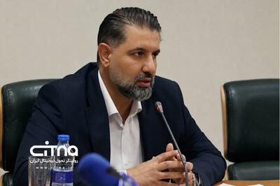 معاون ارتباطات عارف: سهمیههای بنزین حداقل تا پایان شهریور تغییری نمیکند؛ شوک ناگهانی در کار نیست