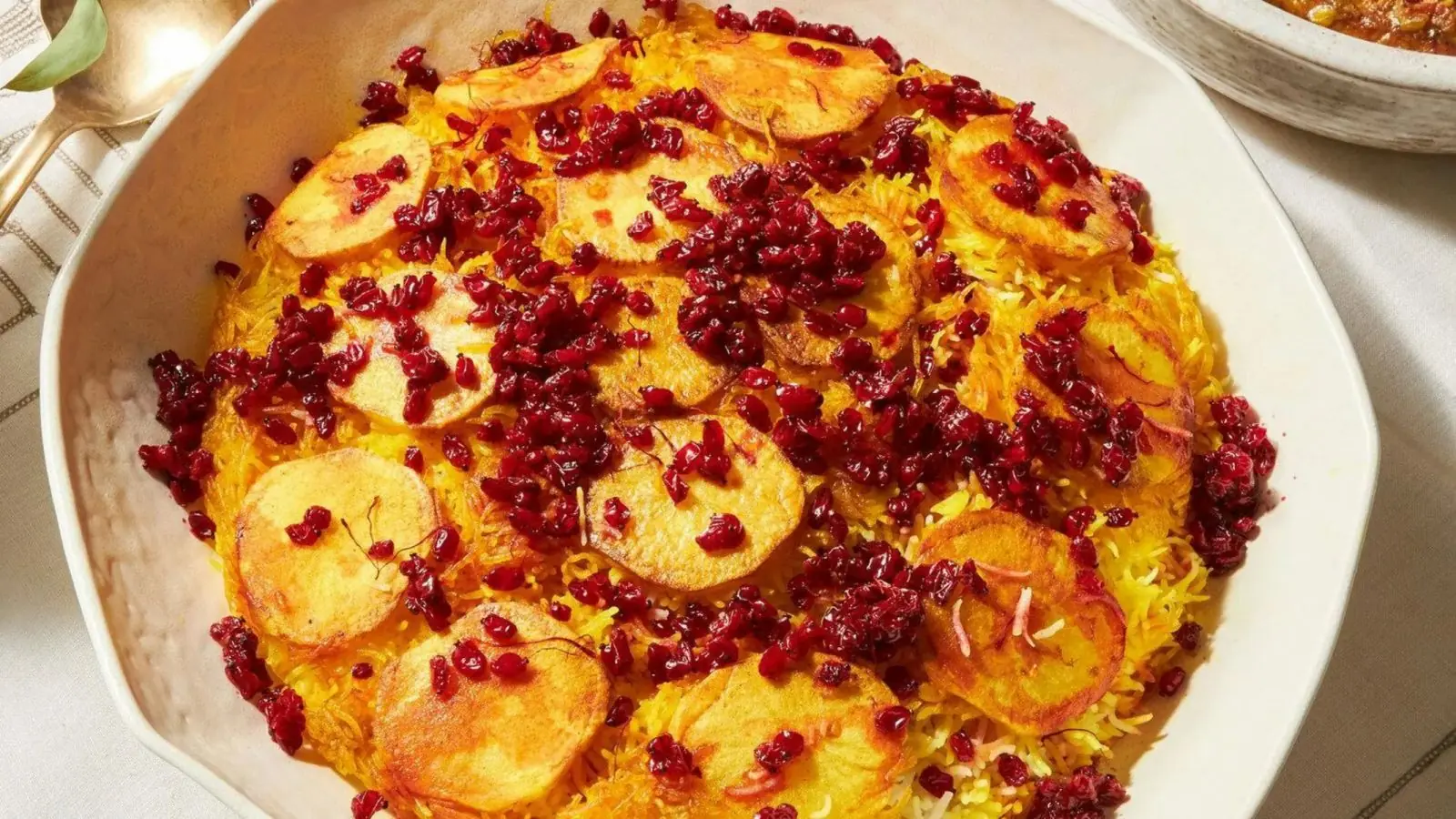 طرز تهیه پلو بندری با ۲ روش متداول؛ یک غذای جنوبی خوش عطر و پرادویه