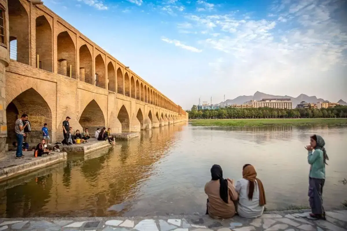 زایندهرود چگونه به این روز افتاد؟ روایت دستکاریهای بیپایان در شاهرگ اصفهان