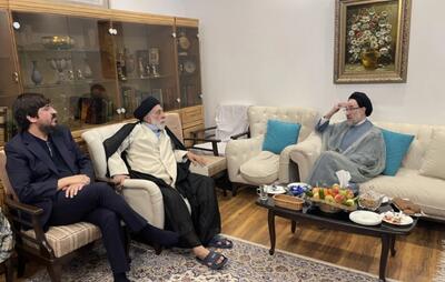  دیدار سید محمد خاتمی و سید هادی خامنه‌ای/ خاتمی: تأکید بر لزوم فعال بودن جریان دیپلماسی و عقلانیت در کشور/ سید هادی خامنه‌ای: رهبر شهید به آقای خاتمی علاقه عاطفی داشتند
