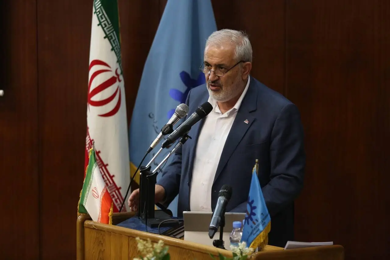  وزیر نیرو: توسعه نیروگاه‌های تجدیدپذیر در مقیاس خانگی و کوچک‌مقیاس توسعه می یابد