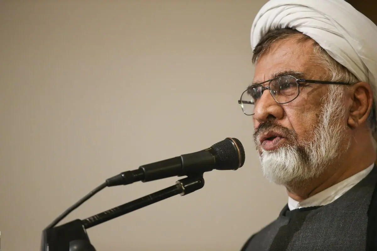 فاضل میبدی: سایه شوم گرانی، تورم و ناامیدی را از سر ملک و ملت کم کنید