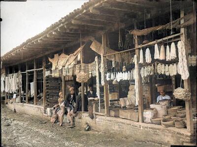 تصویر کمتر دیده شده از کاروان جهیزیه در تهران دوره قاجار! | عکس
