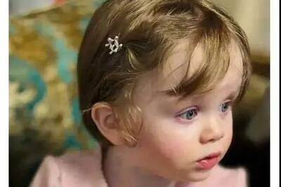 زهرا زیبا است؛ دست‌نوشته‌های کودکانه دور یک عکس | ببینید