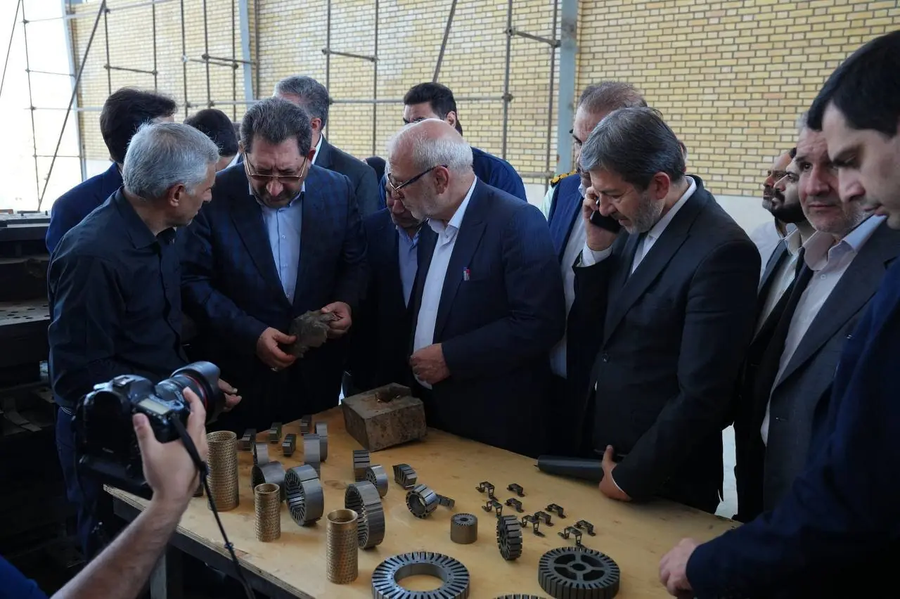 وزیر صمت از واحد صنعتی آسیبدیده در استان اصفهان بازدید کرد