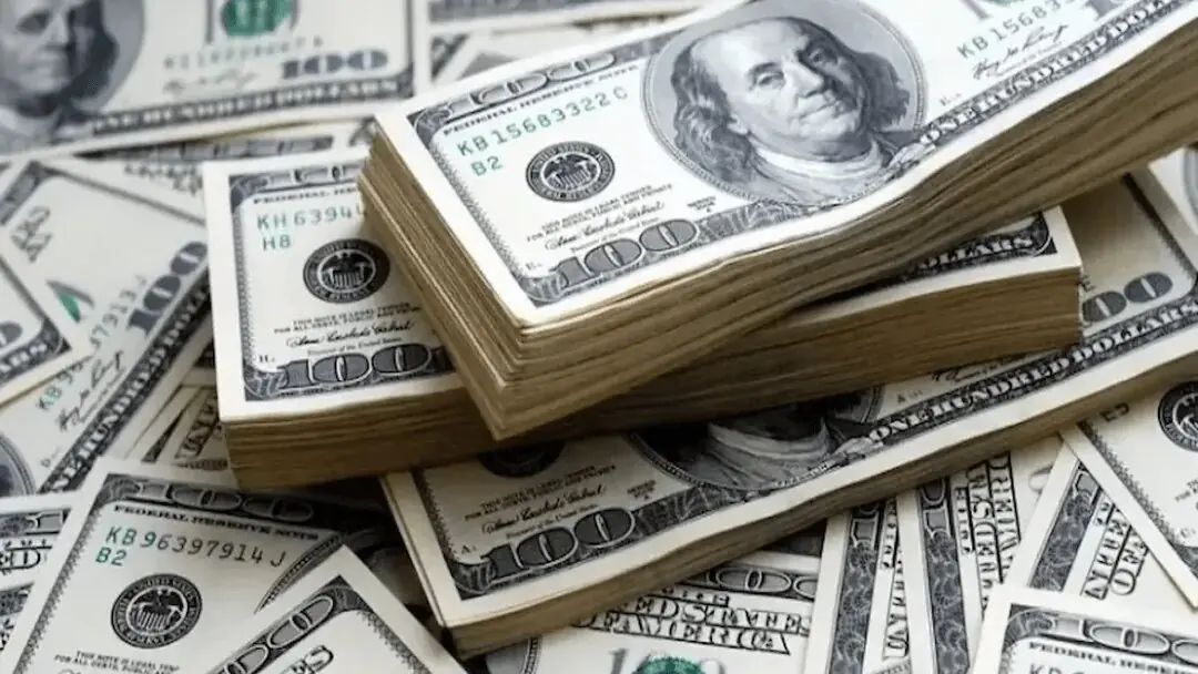 تلاش بانک مرکزی برای کنترل قیمت دلار؛ مداخله با نرخ توافقی کلید خورد