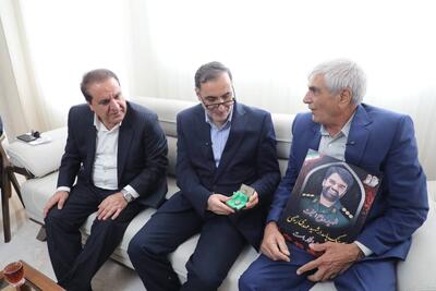 معاون رئیسجمهور: تاریخ به ایستادگی ایران میبالد