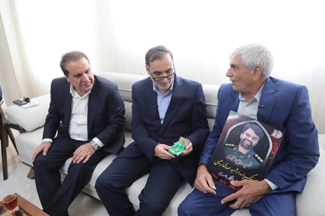  معاون رئیس‌جمهور: تاریخ به ایستادگی ایران می‌بالد