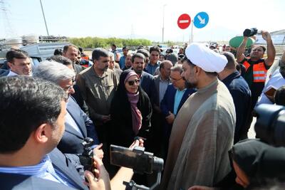 وزیر راه و شهرسازی از پروژه چهارخطهسازی مسیر ملایر-آورزمان-نهاوند بازدید کرد