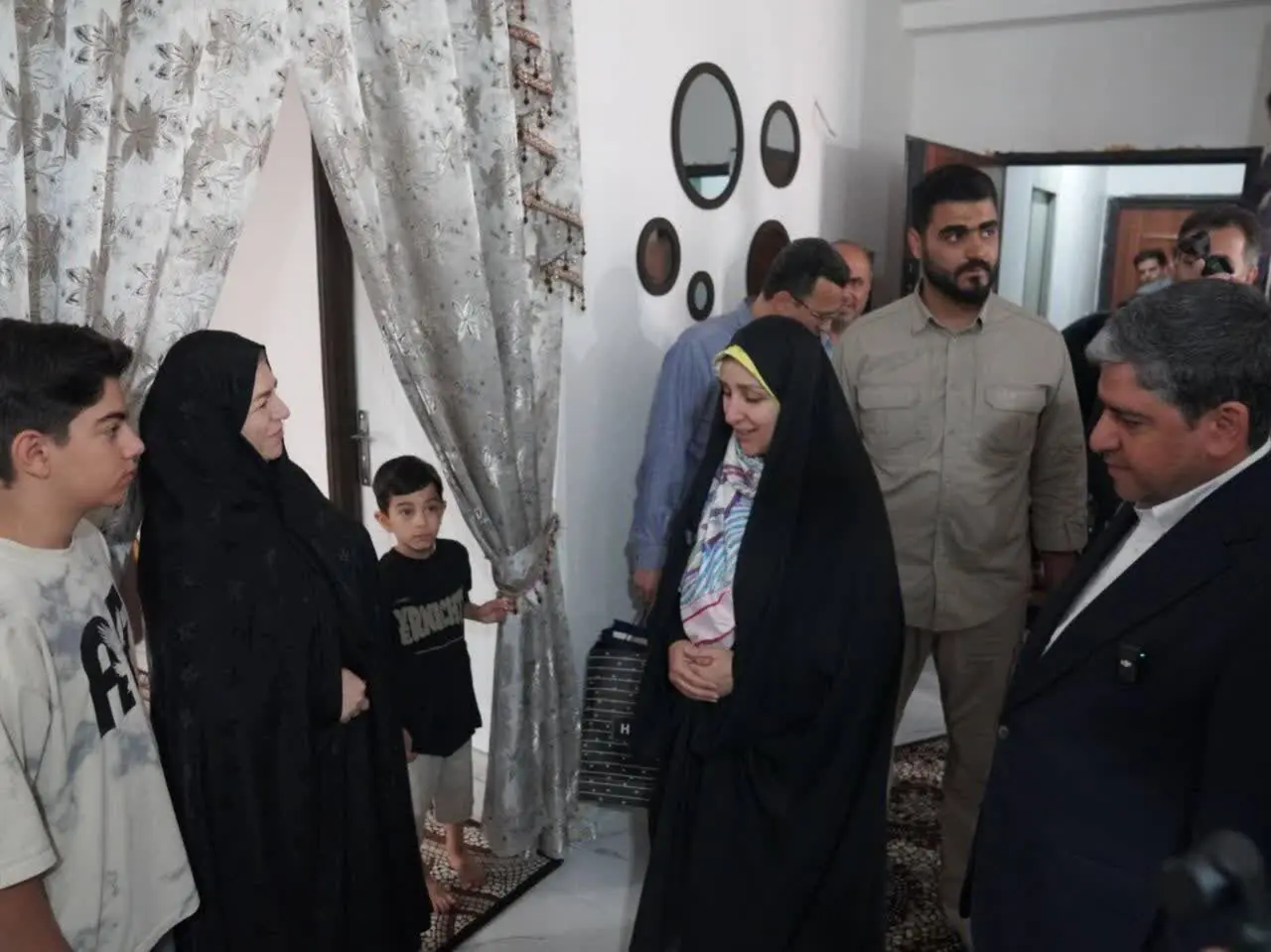 معاون رییس جمهور: زنان دارای فرزند مشمول کارت امید مادر شدند