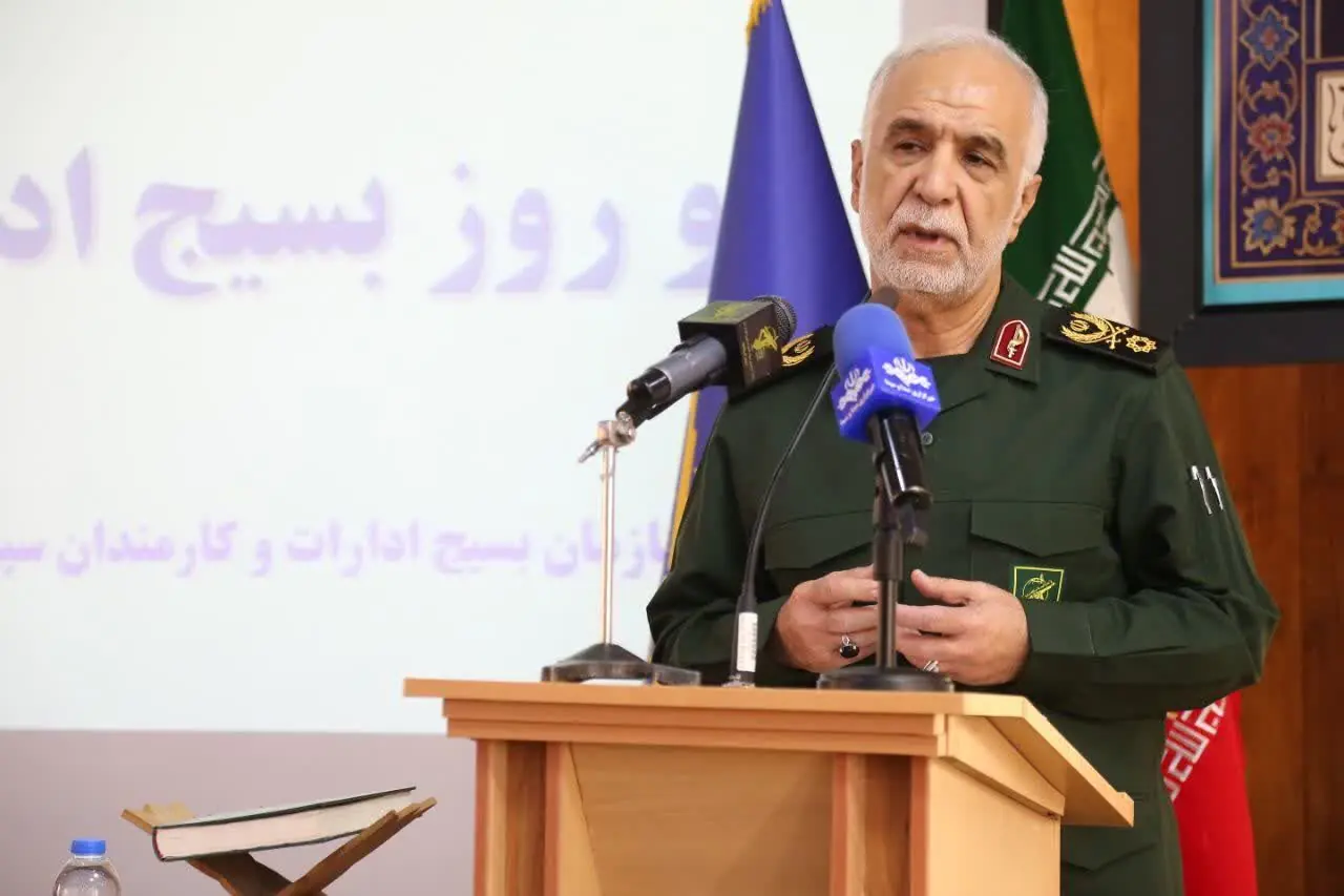 فرمانده سپاه کرمانشاه: دشمن روی شکاف اجتماعی و دوگانگی در جامعه تمرکز کرده است