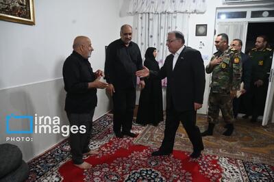 تجلیل استاندار گلستان از خانواده شهید جنگ ۴۰ روزه