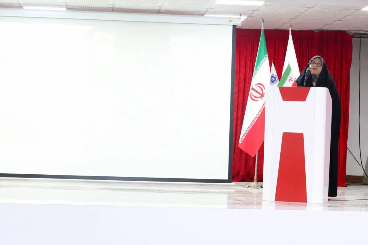 مهار تورم و تأمین معیشت مردم باید در اولویت نخست برنامههای اقتصادی قرار گیرد