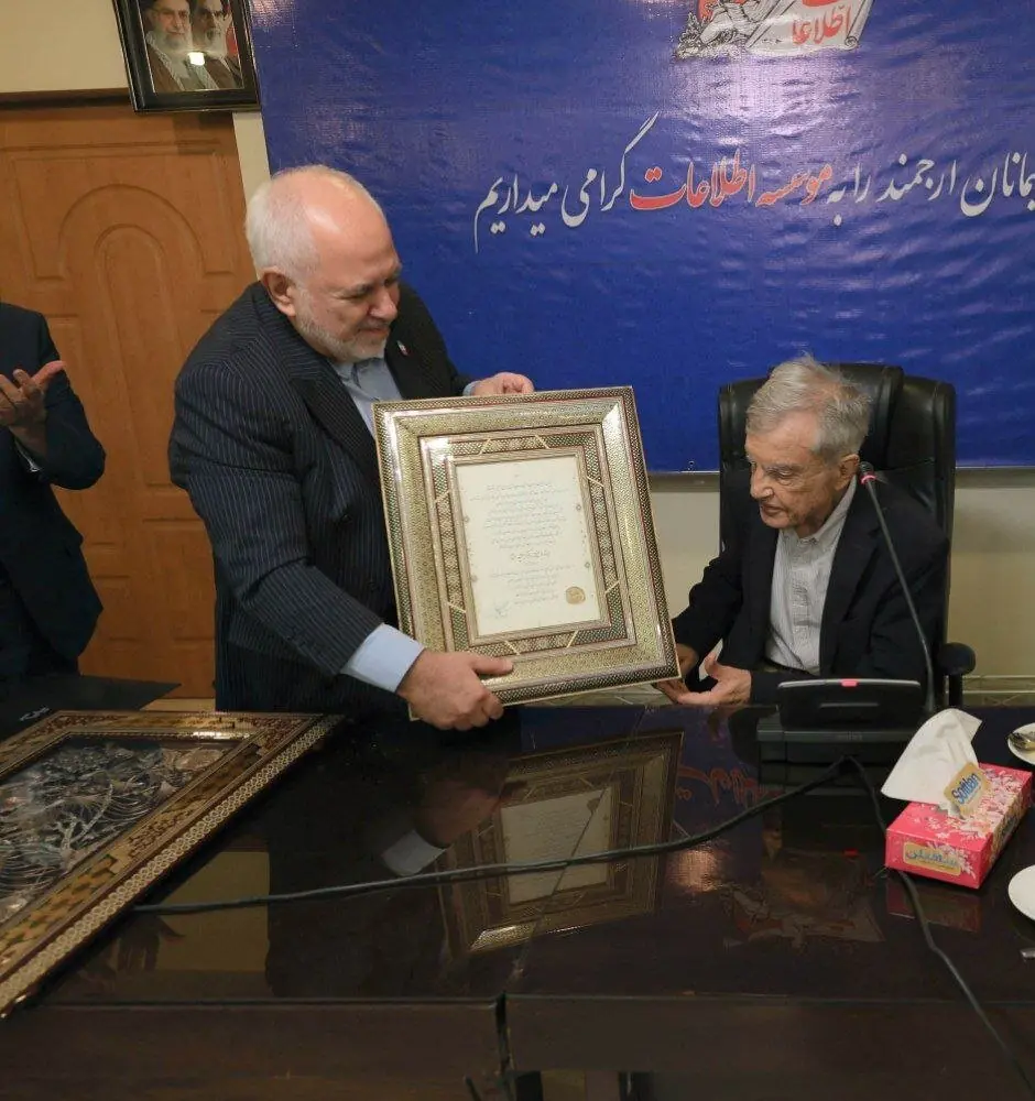 تقدیر از جمشید ممتاز به عنوان چهره برجسته حقوق بینالملل در ایران و جهان
