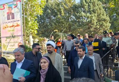 وزیر راه از پروژههای راه و شهرسازی ملایر بازدید کرد