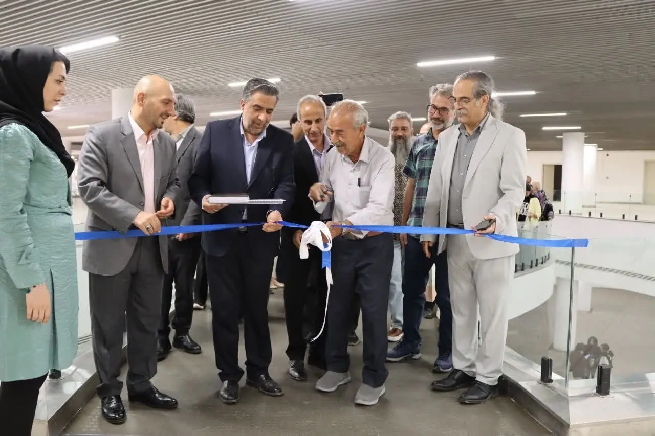 نمایشگاه گروهی نقاشان کرمان در هفته دولت گشایش یافت