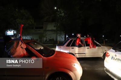 شادی خیابانی هواداران تراکتور بعد از شکست پرسپولیس