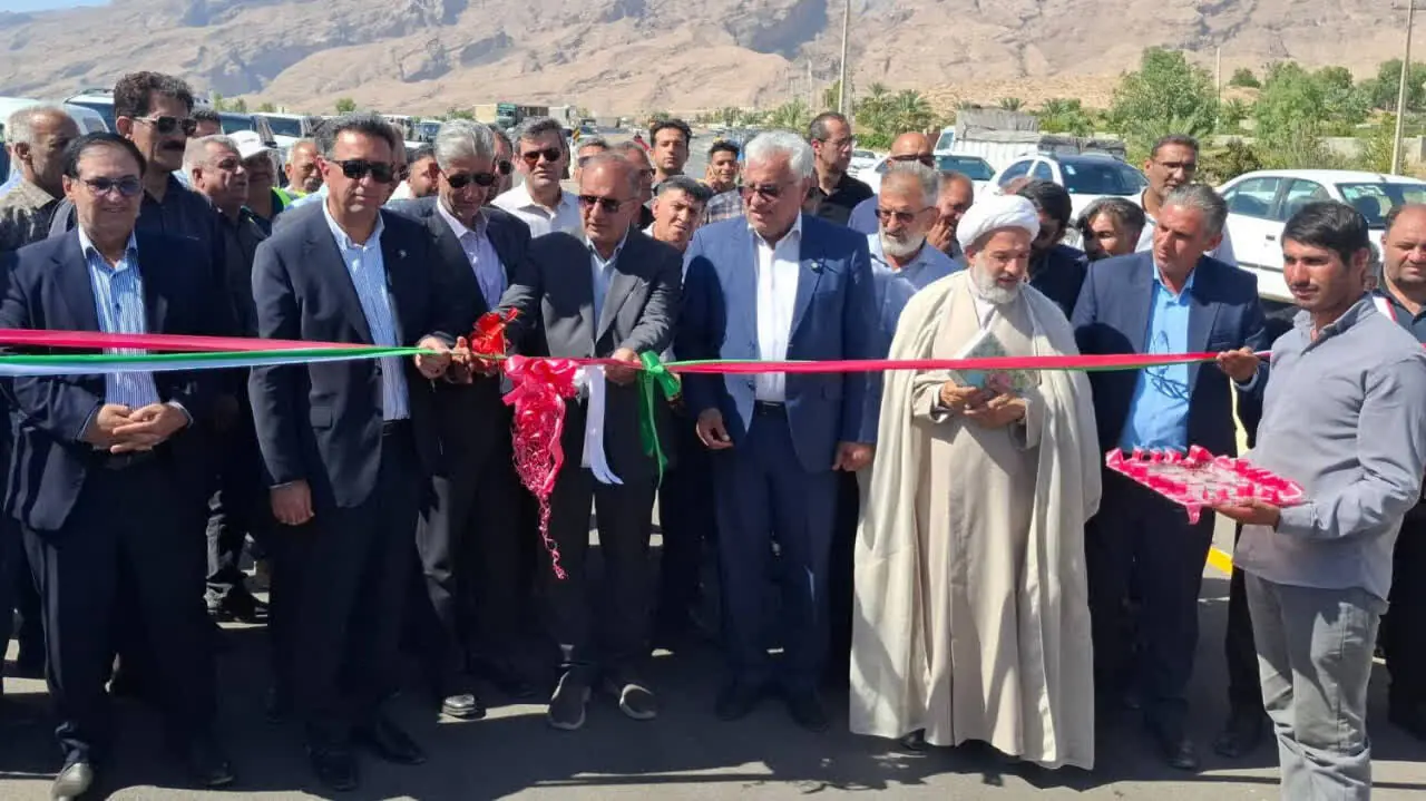 ۱۰ کیلومتر از بزرگراه داراب -بندرعباس بهره برداری شد