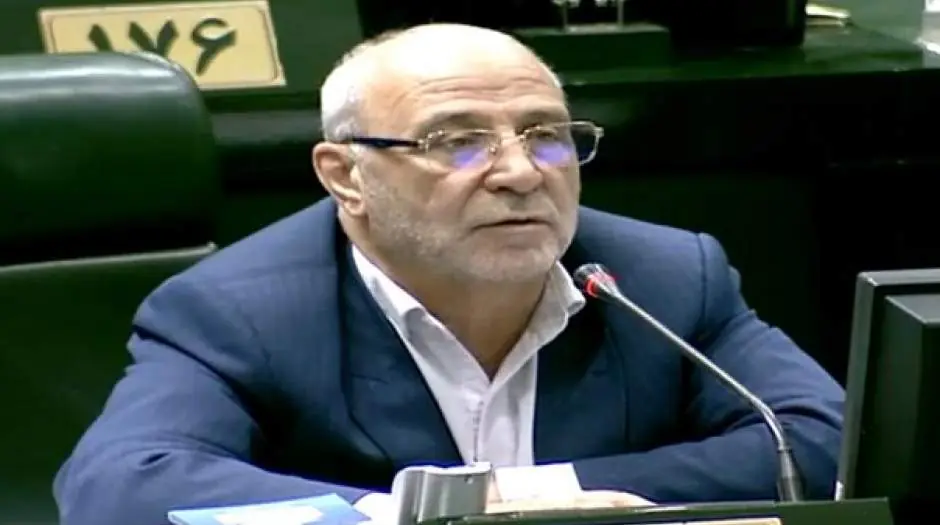 نایب رئیس کمیسیون اصل نود: صدا وسیما به مردم اعلام کند که اقتصاد آمریکا در حال فروپاشی است - مردم سالاری آنلاین
