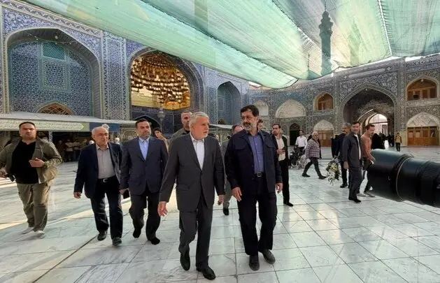وزیر میراث فرهنگی حرم حضرت معصومه(س) را زیارت کرد