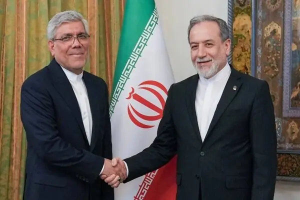  دیدار سفیر جدید ایران در بلاروس با عراقچی