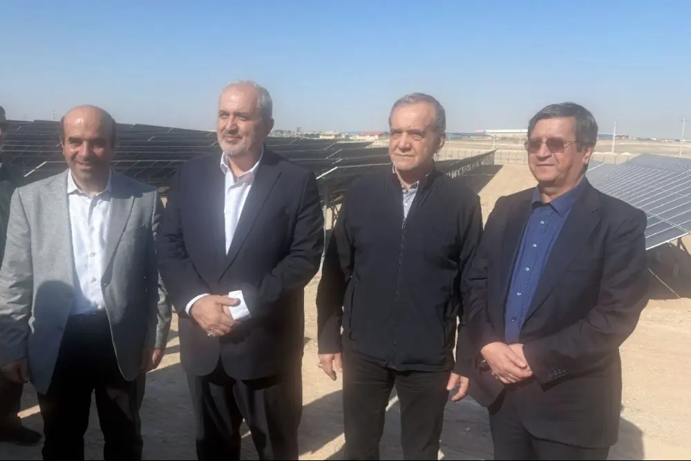 همتی: 1.7 میلیارد دلار برای انرژیهای تجدیدپذیر اختصاص یافت