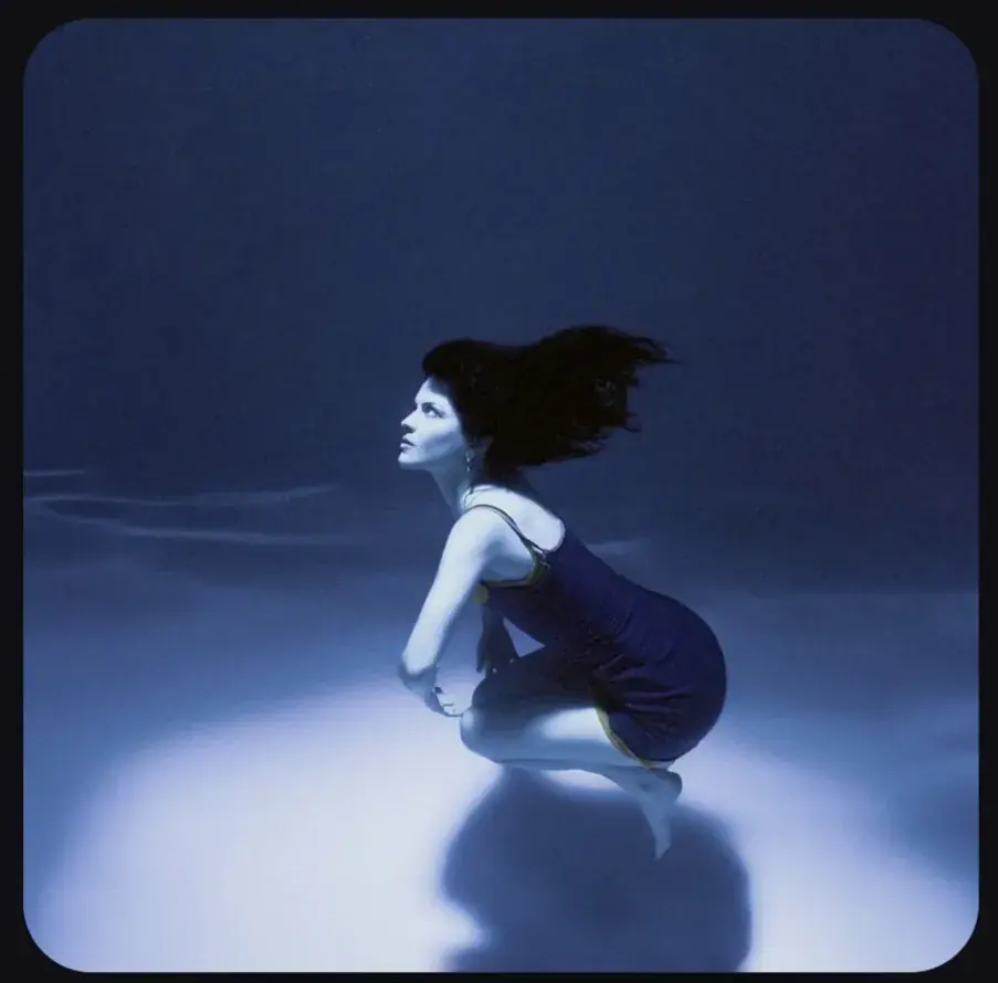  دانلود آهنگ The Marías - No One Noticed - پارس فوتبال
