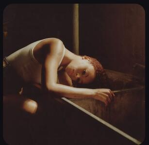 دانلود آهنگ Ravyn Lenae - Love Me Not - پارس فوتبال