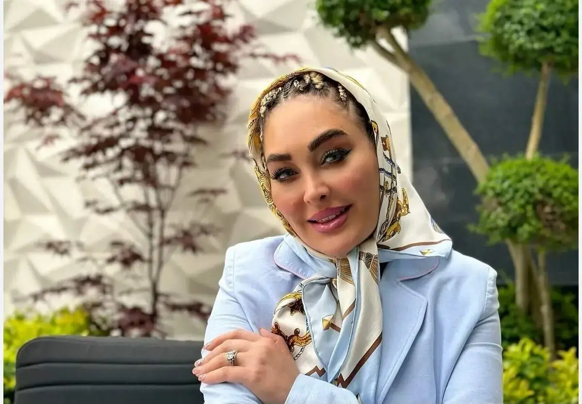 عکسی لاکچری از الهام حمیدی در کافهای آنور آب!