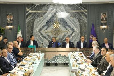 همتی: تأمین ارز تضمین شد