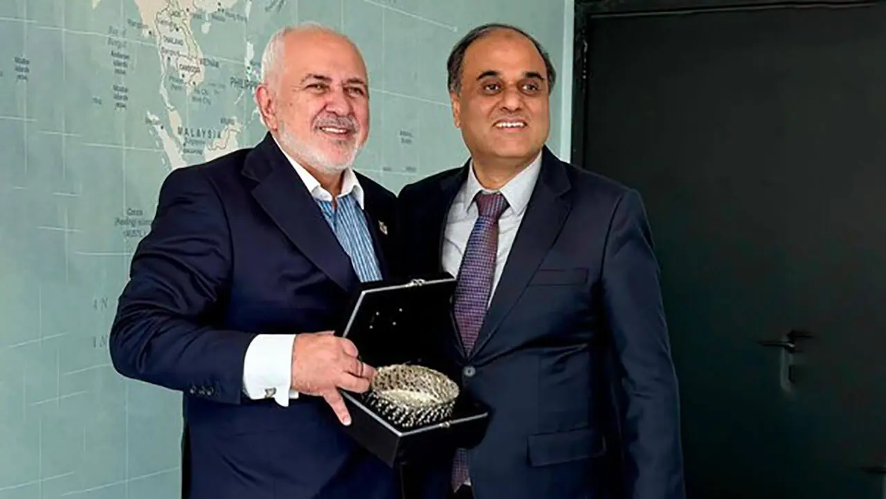سفیر پاکستان در تهران با ظریف دیدار کرد