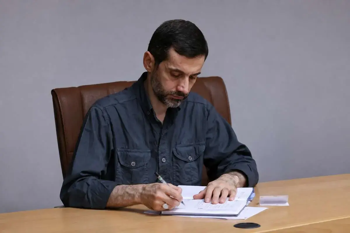 یوسف پزشکیان در پاسخ مداحی که ایران و اوکراین را با یکدیگر مقایسه کرده بود چه گفت؟