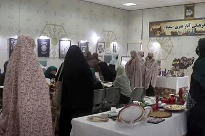 آثار زنان هنرمند افغانستان در کنسولگری ایران در هرات به نمایش گذاشته شد