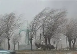 تداوم وزش باد شدید و خیزش گرد و خاک در سمنان/ دمای هوا به ۳۸ درجه میرسد