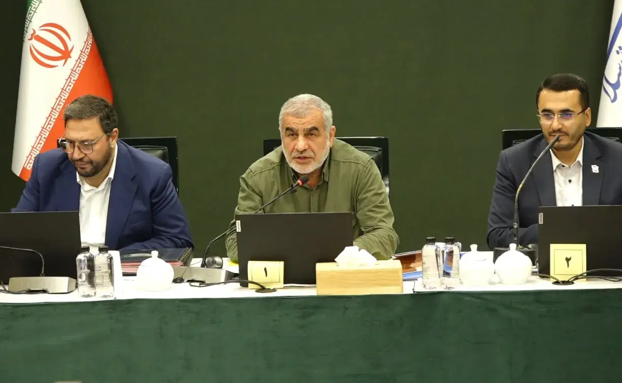 نیکزاد: اگر قرار باشد معیشت و اقتصاد مردم ایران تنگتر شود اجازه داده نخواهد شد که دشمنان این ملت در رفاه باشند/ در مقابل آمریکا عقبنشینی نمیکنیم + فیلم