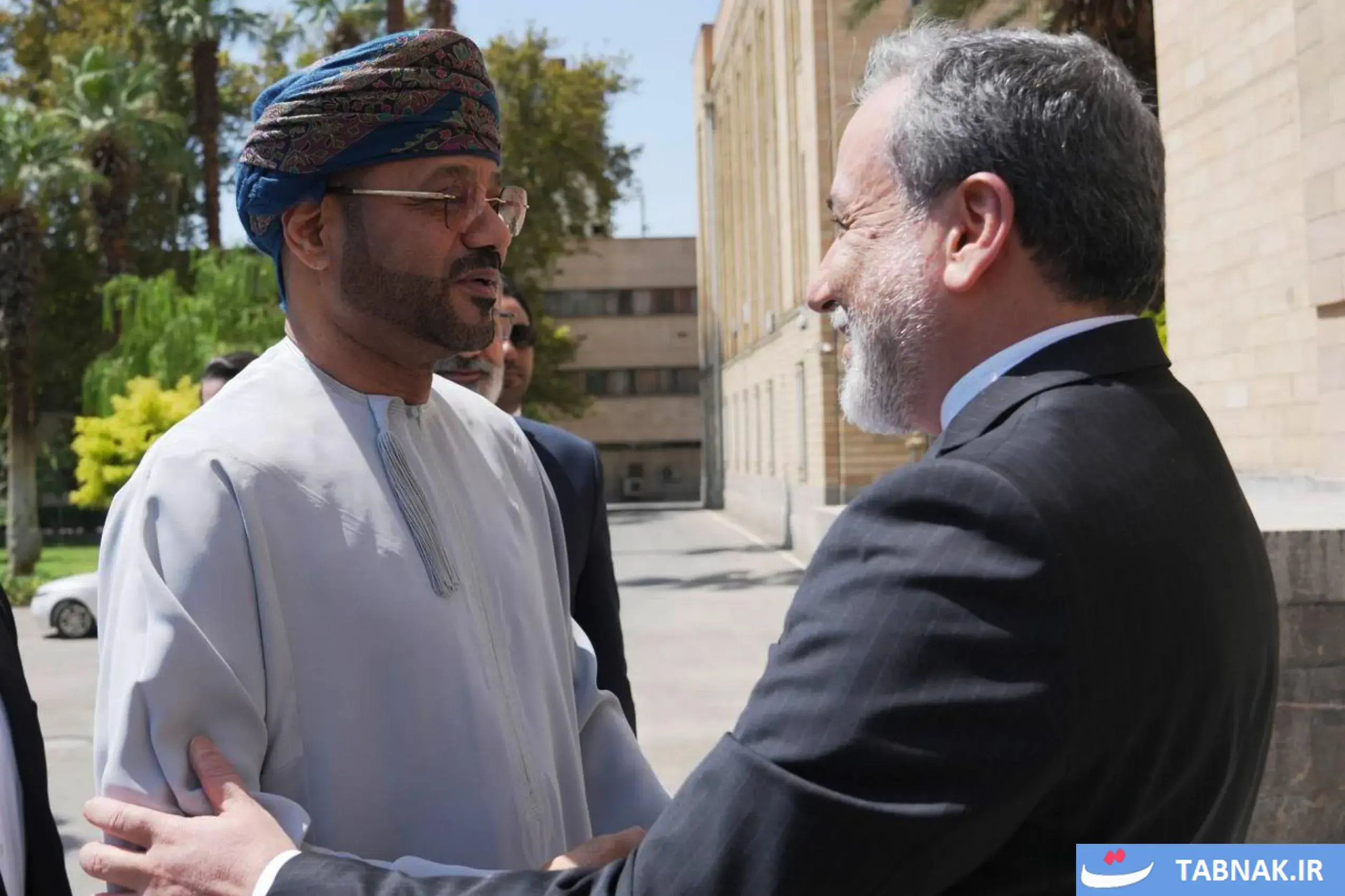  عکس: دیدار و گفت‌وگوی وزیر خارجه عمان با عراقچی