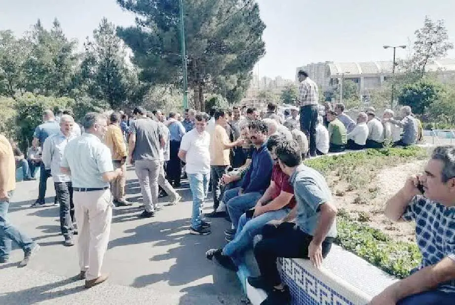 زیر بار قرارداد با پیمانکار محلی نمیرویم