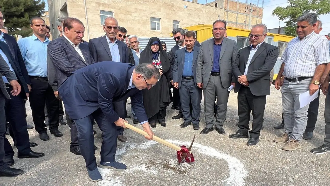 آیین کلنگزنی فاز دوم مجتمع فرهنگی، ورزشی و توانبخشی ایثار استان ایلام با مساحت ۱۶۳۵ متر مربع