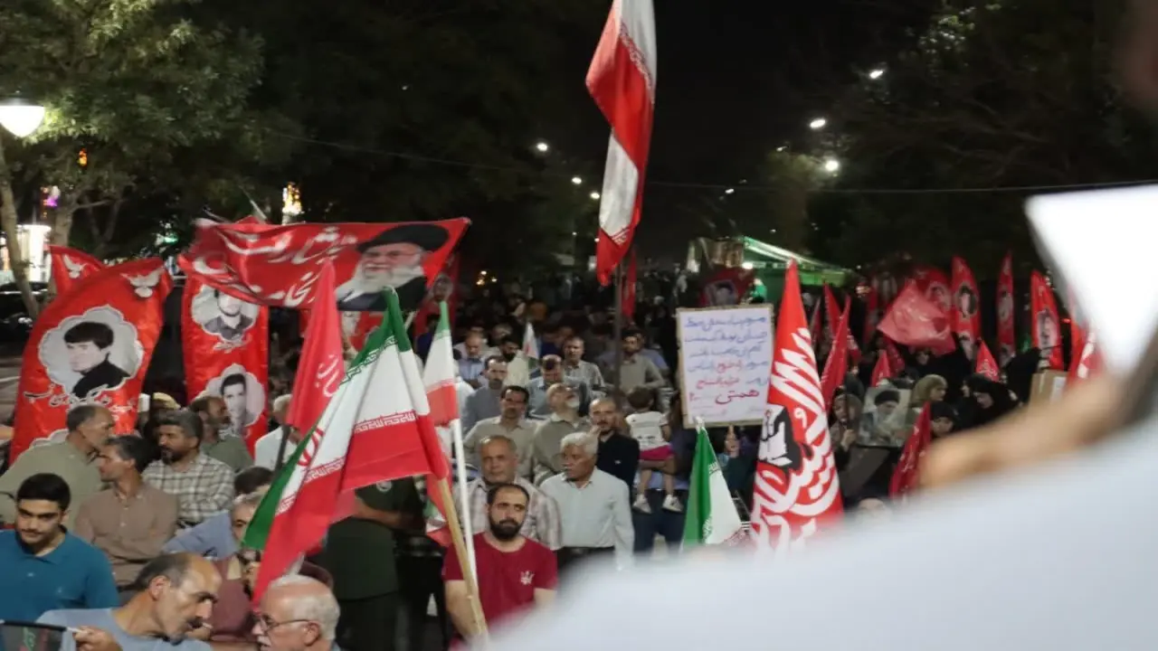 تداوم حضور باشکوه مردم انقلابی ماهدشت در تجمعات شبانه + عکس