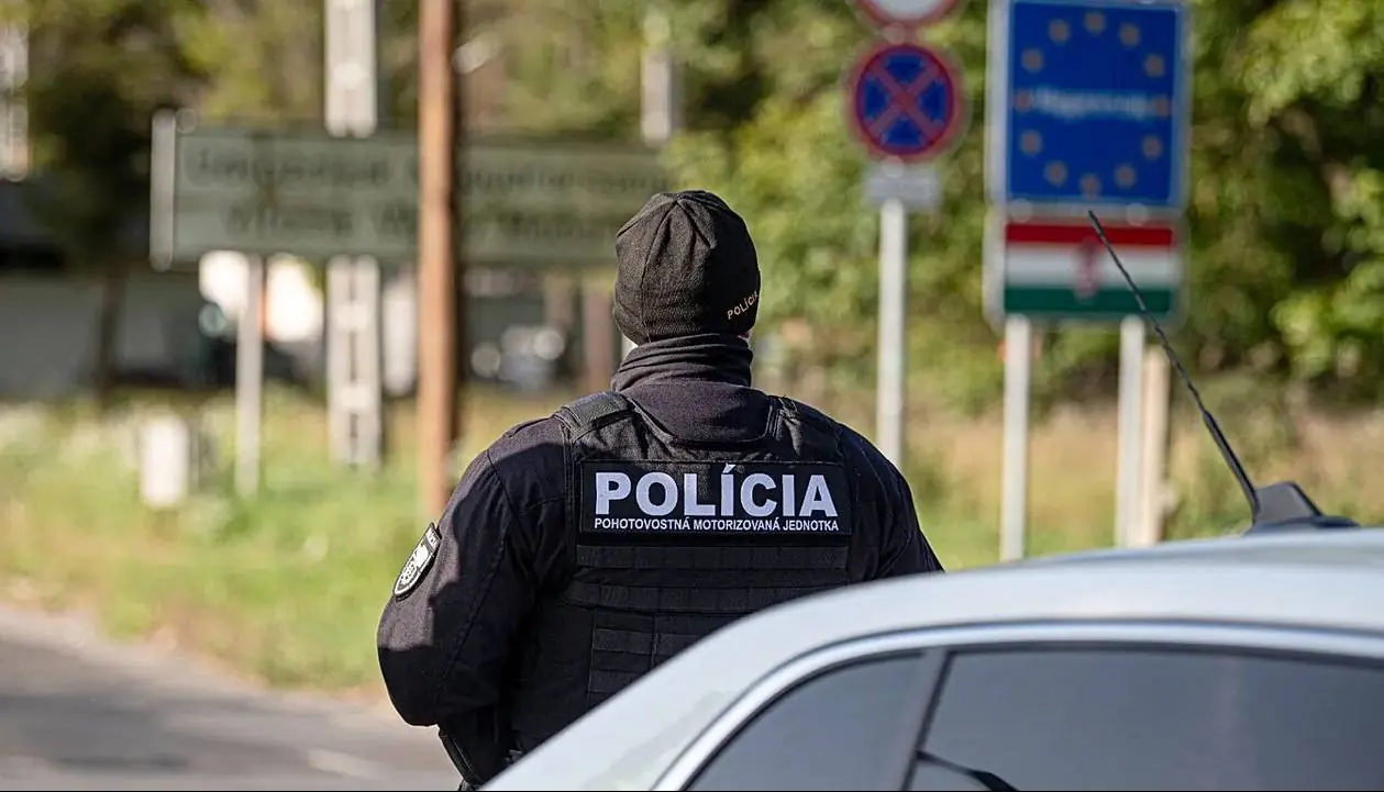 پلیس اسلواکی از خنثیسازی عملیاتی علیه یک کارخانه تولید پهپاد خبر داد | آخرین خبر
