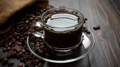 قهوه سیاه با معده خالی؛ بیخطر است یا باعث اسیدیته و ترش کردن معده میشود؟