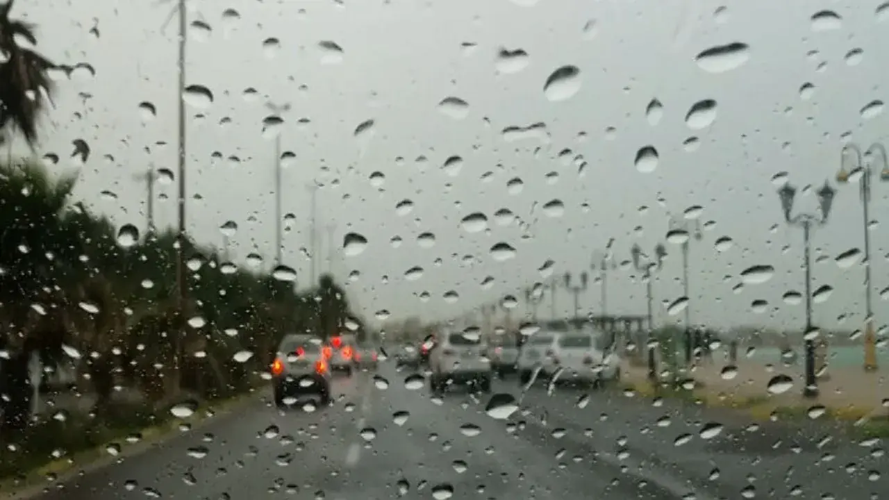 بارندگی و رعد و برق در ۱۳ استان