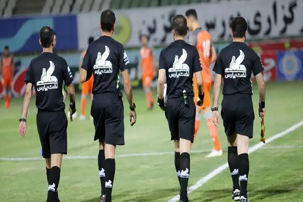 داور ناشناس برای استقلال - فولاد سوت میزند، مهدوی برای پرسپولیس - ملوان