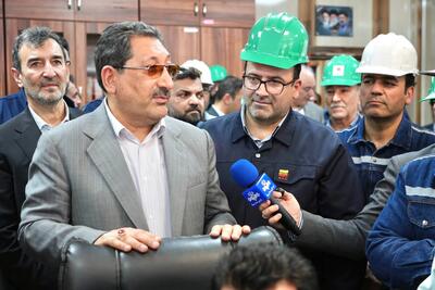 فولاد خوزستان یک ثروت ملی است؛ باید از این سرمایه ارزشمند صیانت و حمایت کنیم